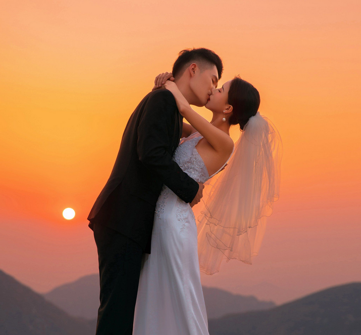 I don’t like him but my mind is full of thoughts about him